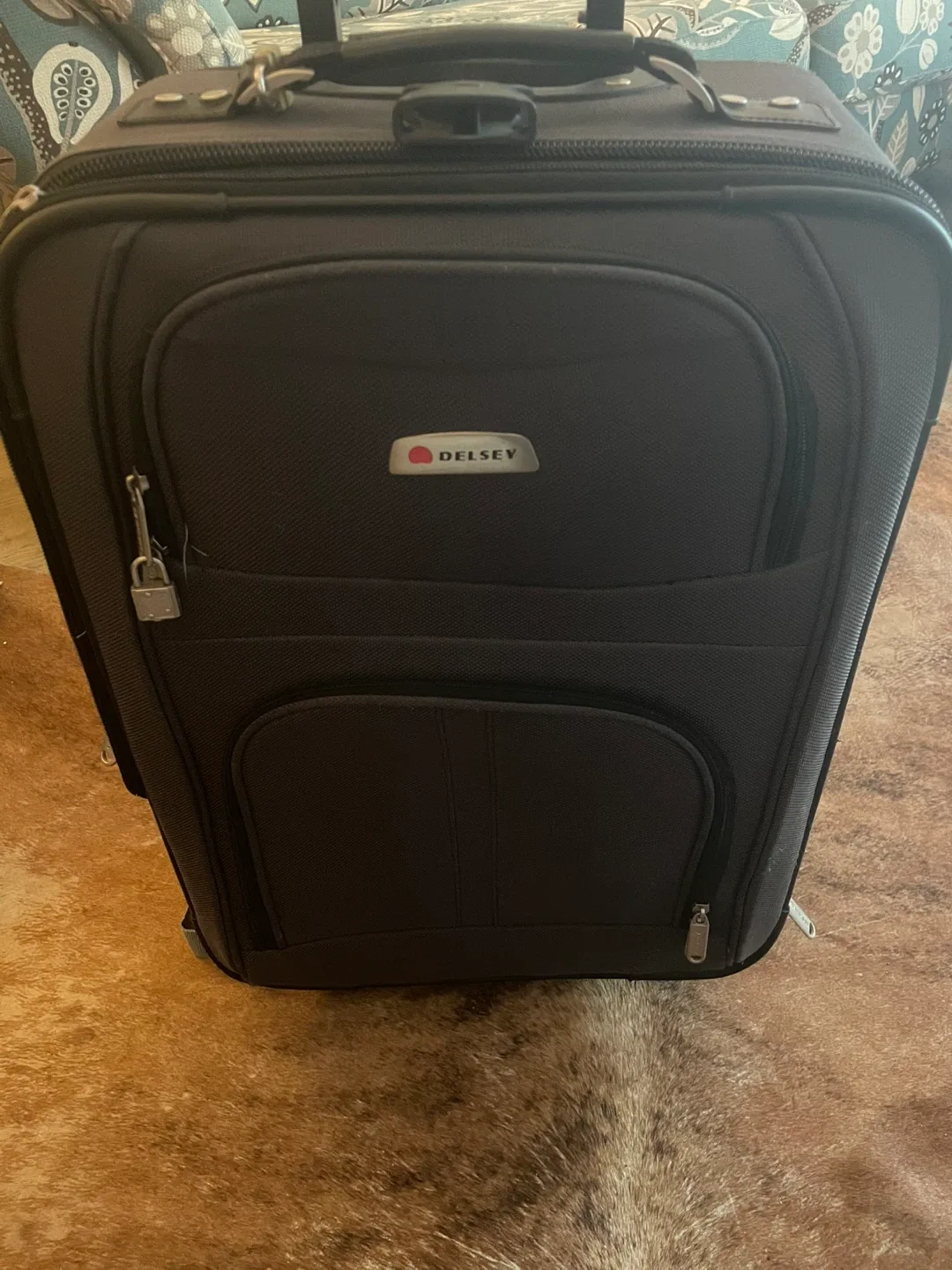 Delsey Rolling  Carry On Suitcase thumbnail