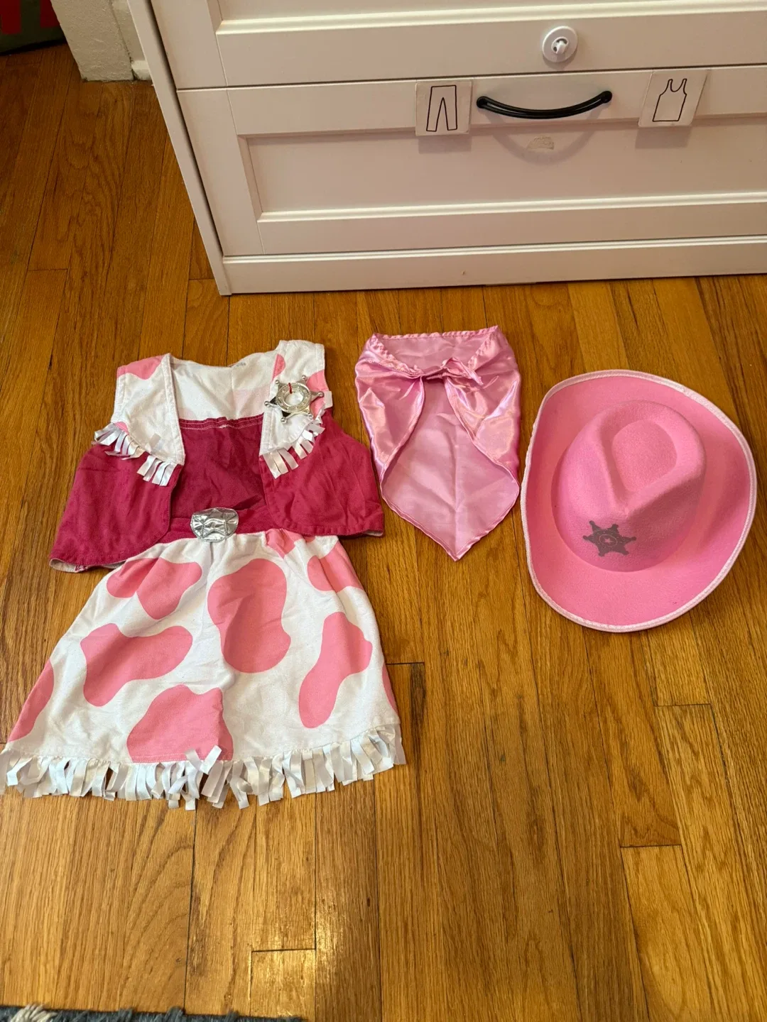 Melissa & Doug Pink Cowgirl Costume Set image indicator(5)