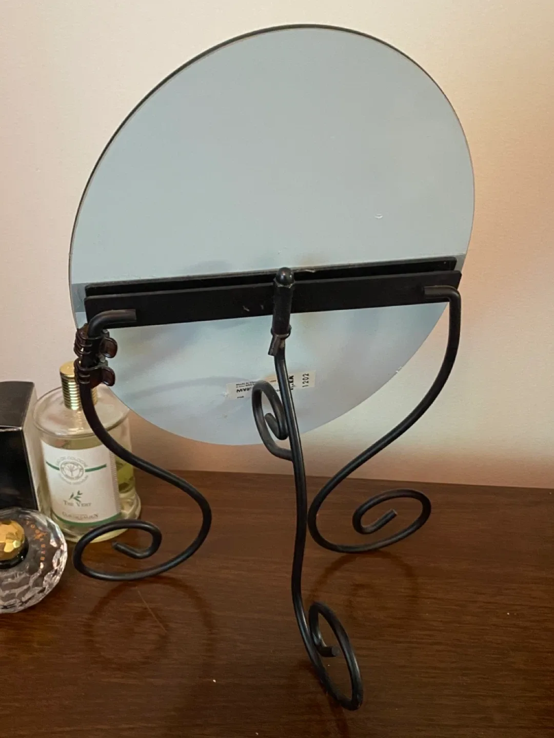Oval Vanity Mirror with Black Metal Stand image indicator(2)