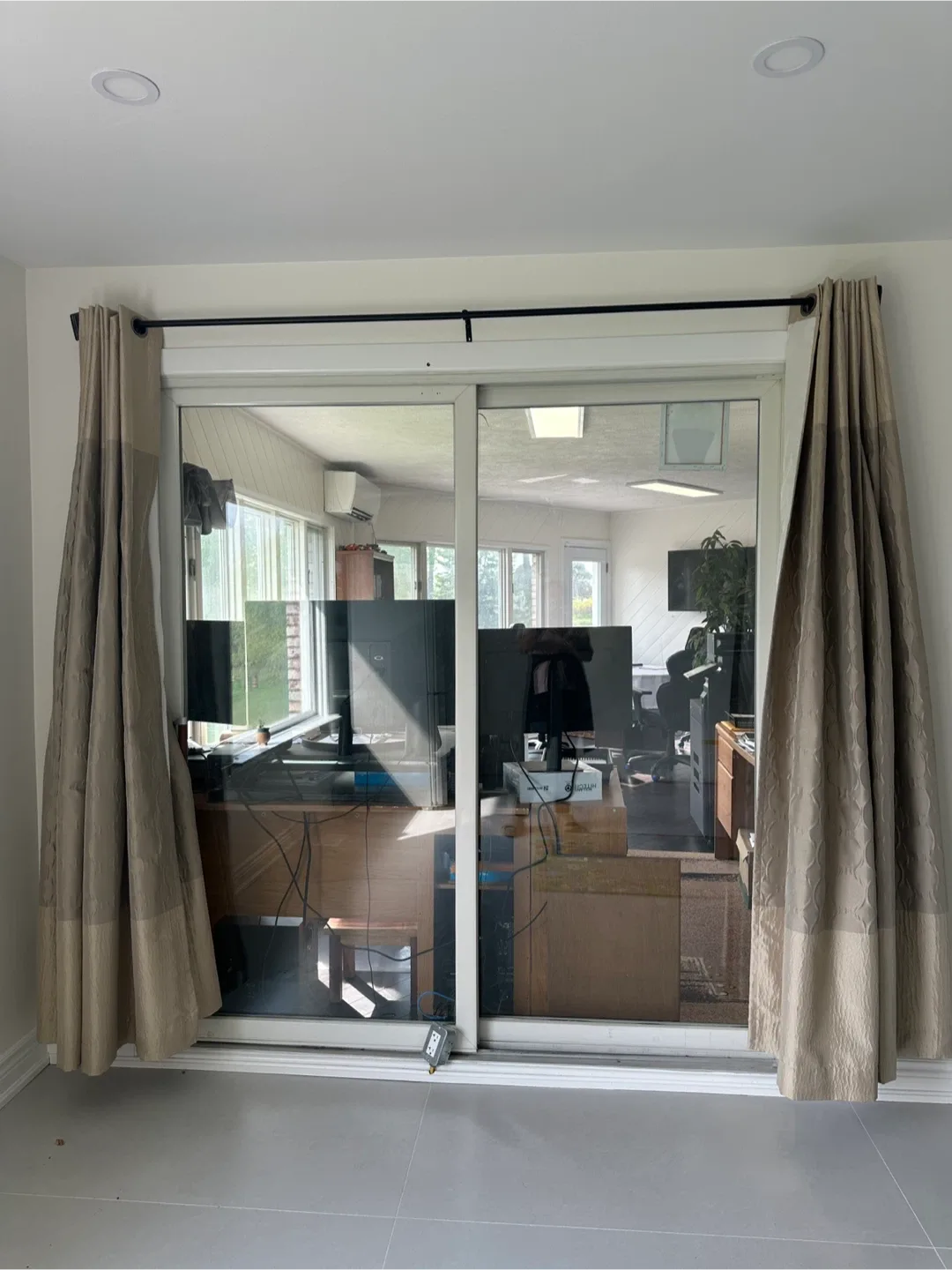 Slide in glass doors - good condition image indicator(2)