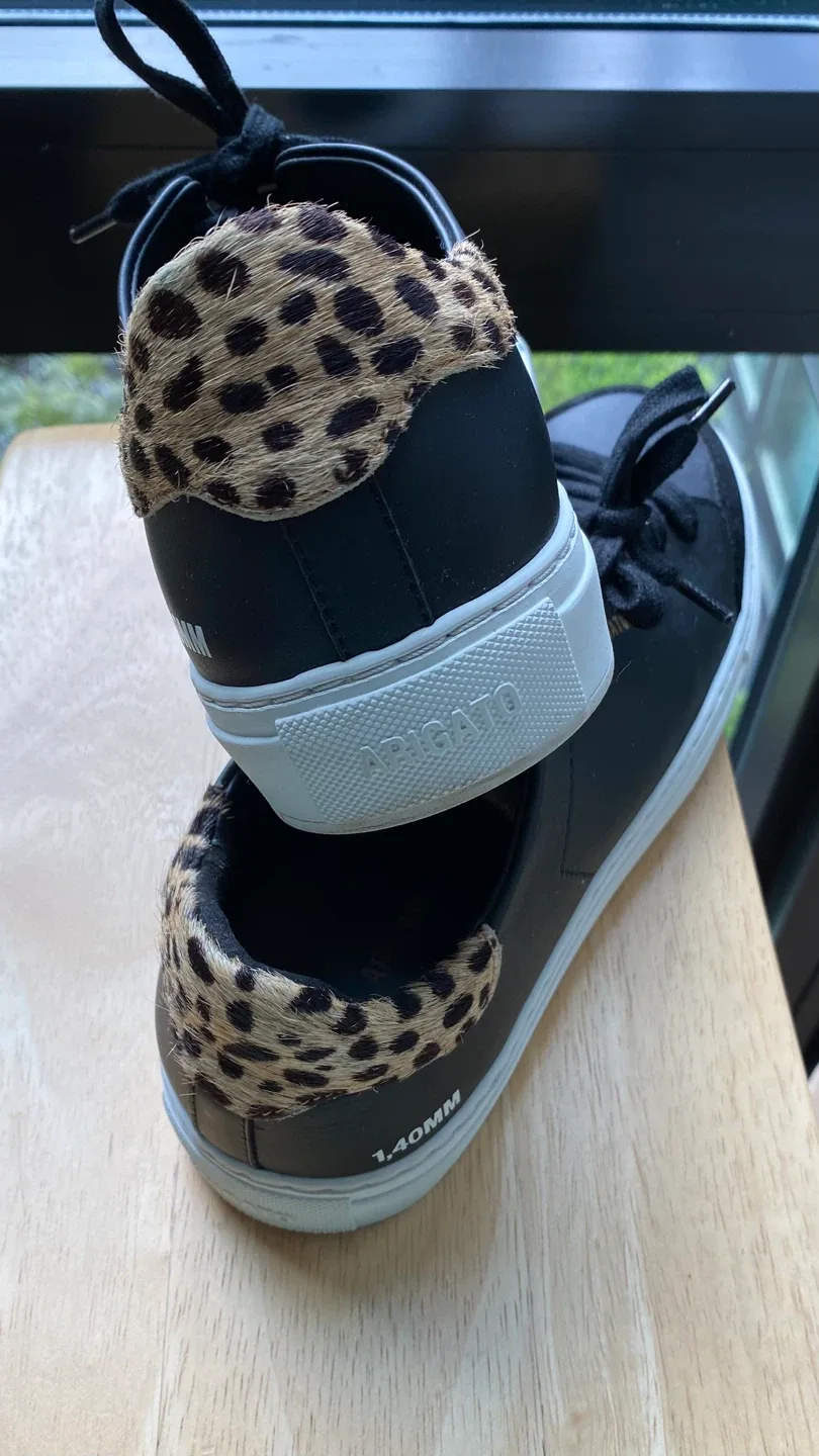 Axel Arigato Black Leather Sneakers US 9.5 image indicator(2)