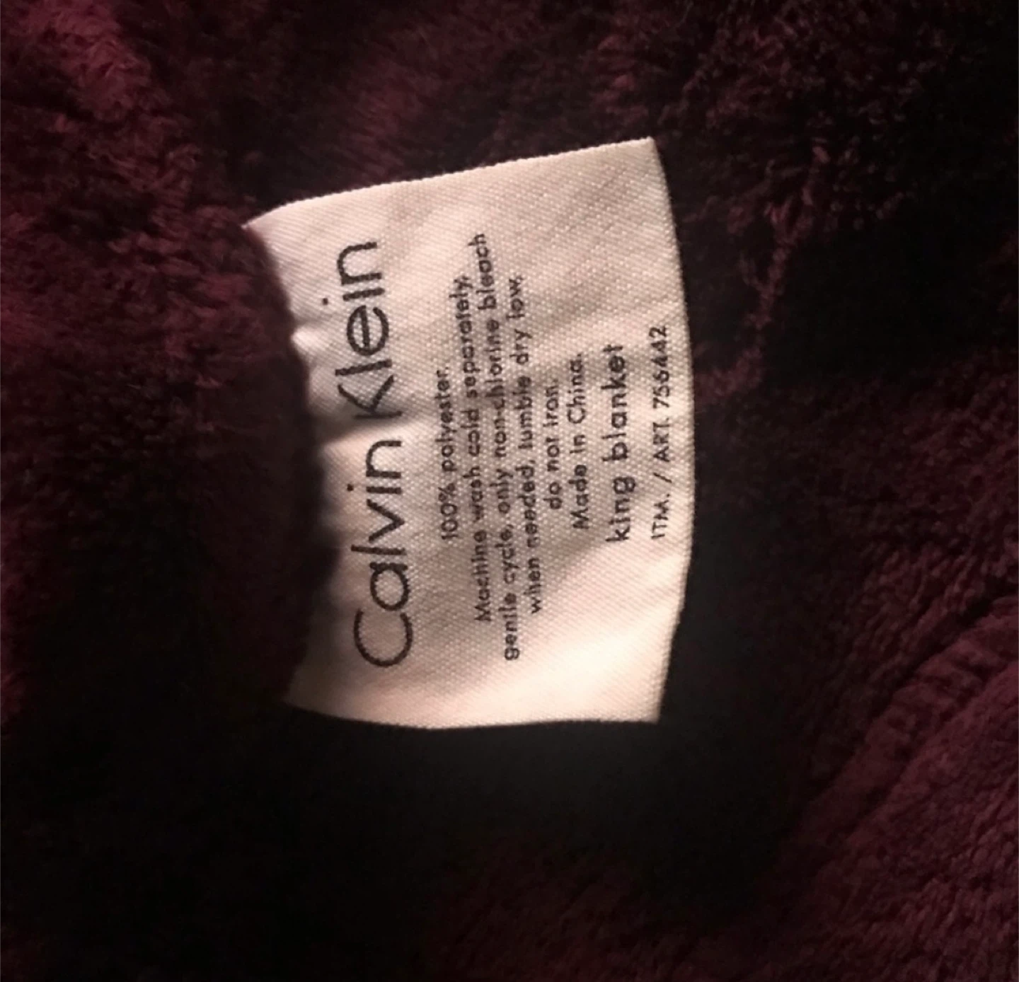 Calvin Klein Solid Fleece Oversized Large Blanket - Wine - photo 3