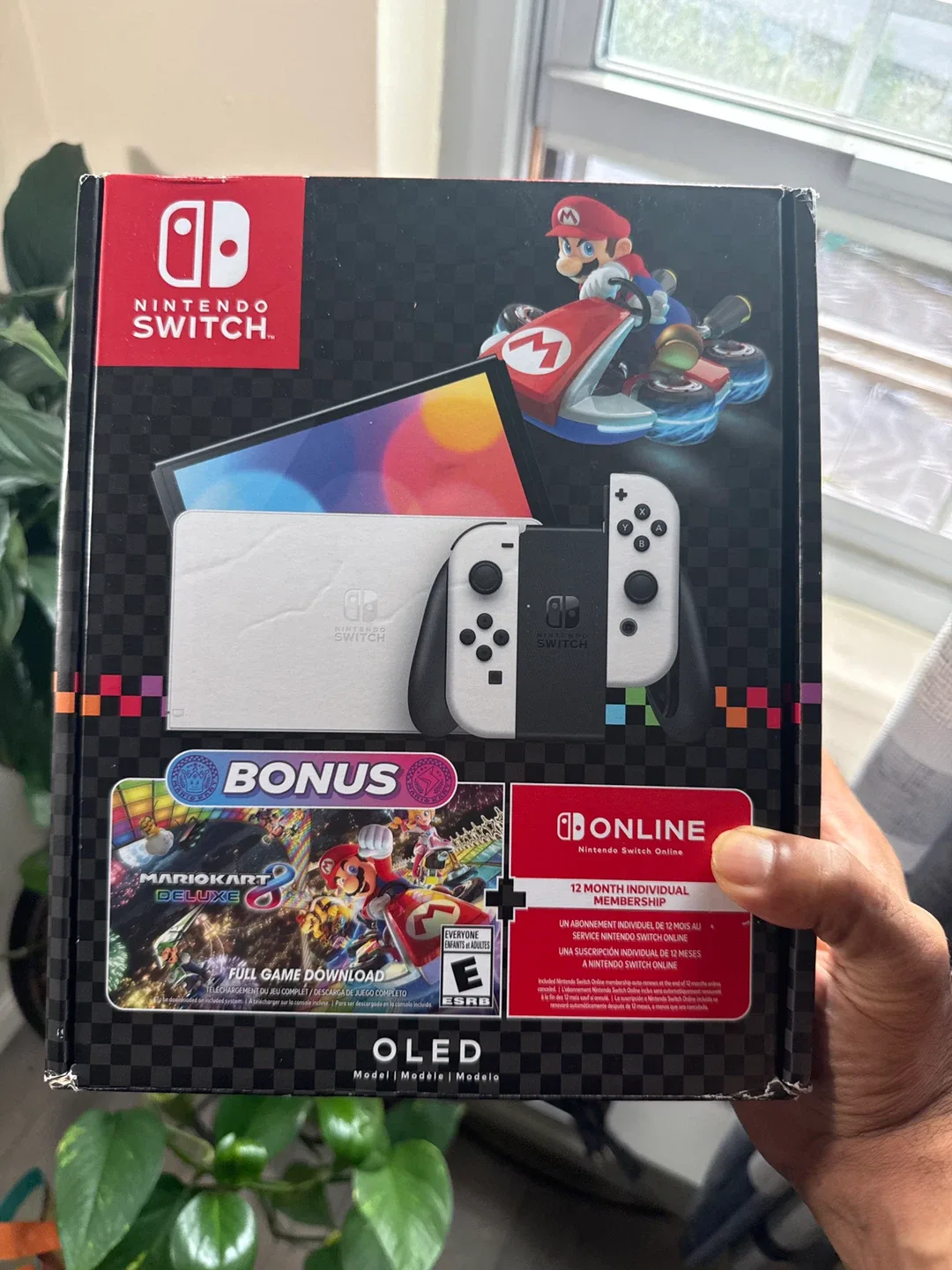 Nintendo Switch OLED Mario Kart 8 Deluxe Bundle image indicator(2)