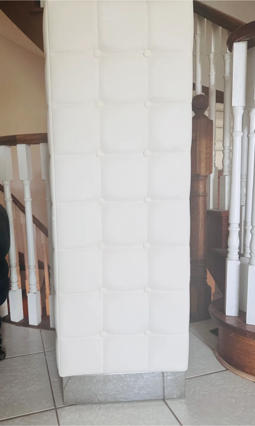 White Upholstered Pedestal Stand image indicator(3)