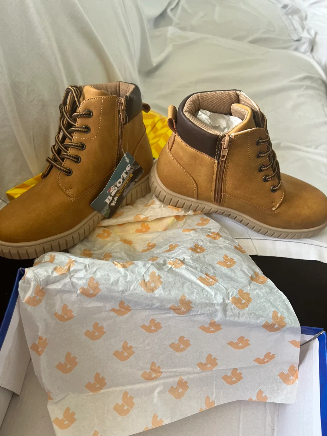 Roots Kids Hawkwell Tan Boots - Size 3 image indicator(3)