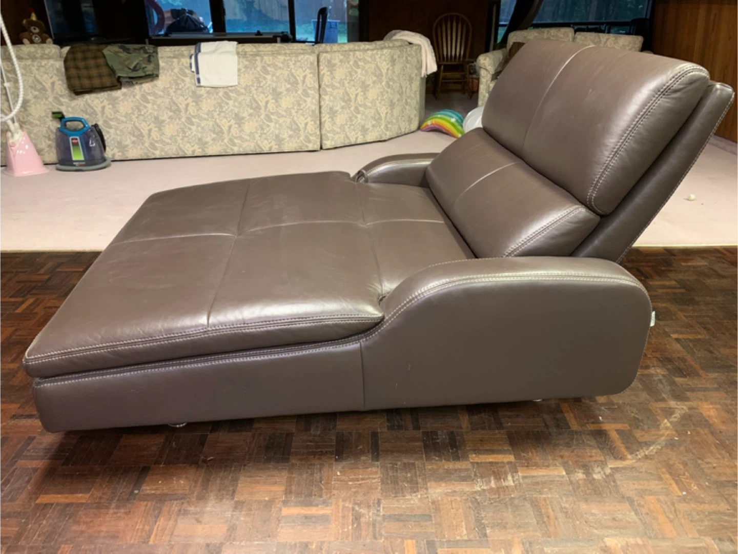 Brown Leather Chaise Lounge - photo 3