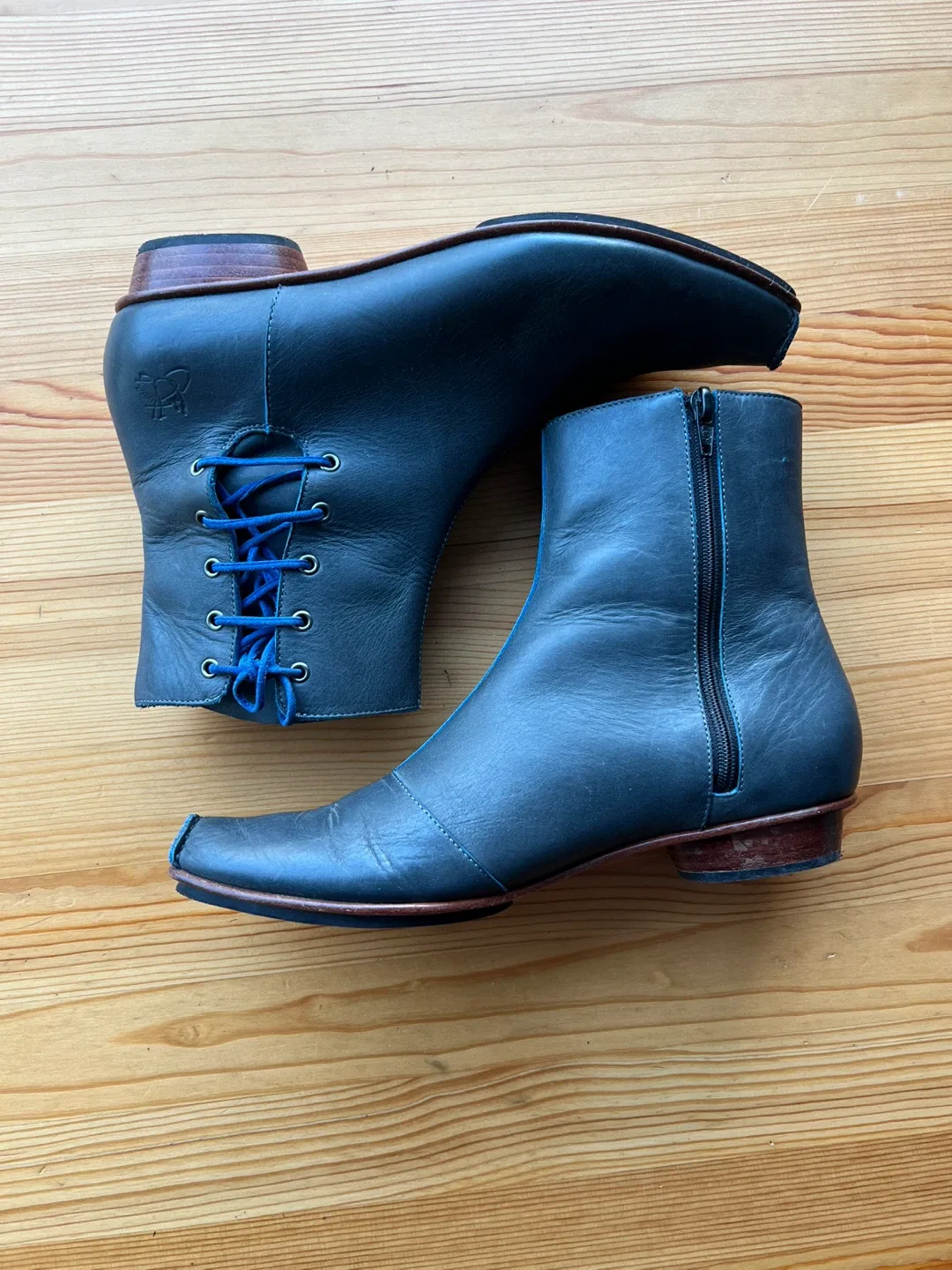 SIZE 8.5 FLUEVOG BOOTS - MOVING OUT SALE✈️✈️ thumbnail