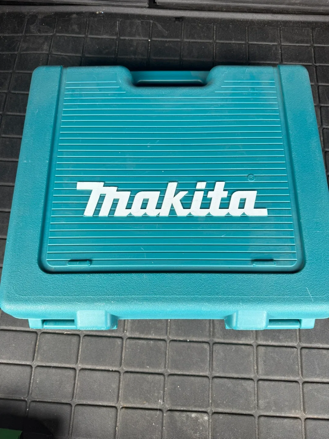Makita DTD152 Cordless Impact Driver w/ Case thumbnail