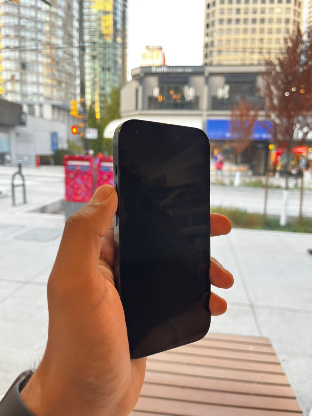 Apple iPhone 14 Pro - photo 2