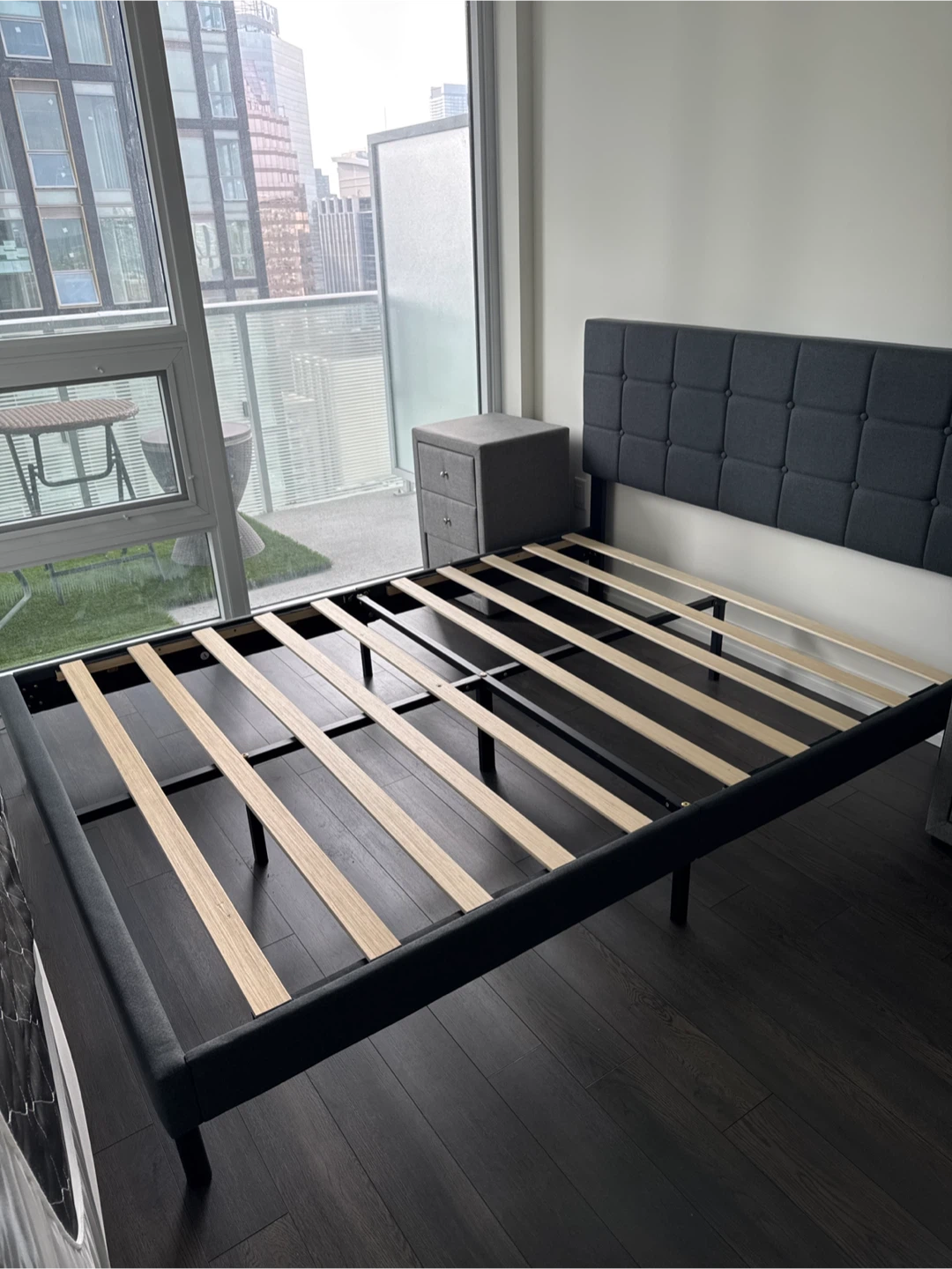 Upholstered Platform Bed Frame - Queen Size - photo 3