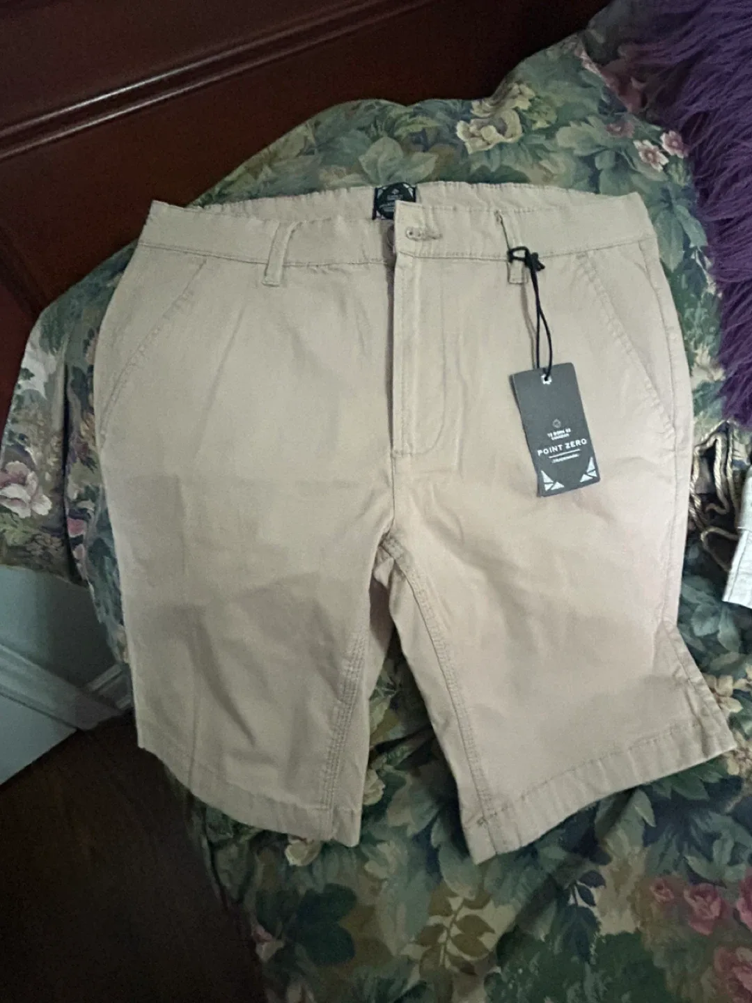 Men’s shorts various brands. Size 32 or 30 image indicator(3)