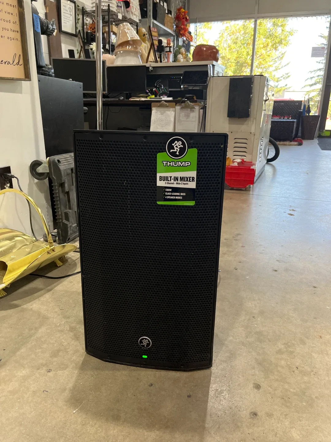 Mackie Thump 12A Powered Loudspeaker thumbnail