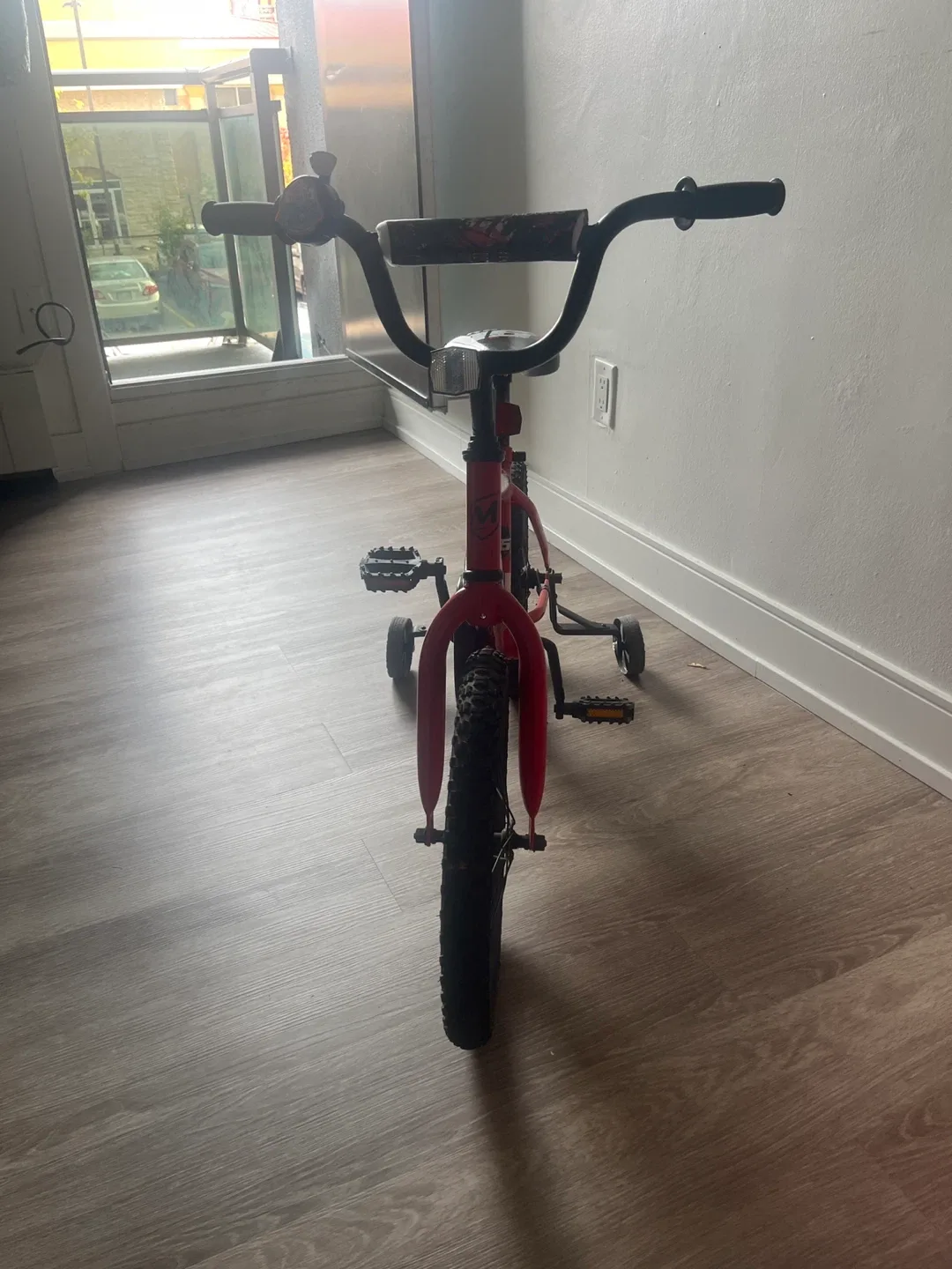 Movelo Rush 16" Kids Bike + Paw Patrol Helmet/Pads image indicator(3)