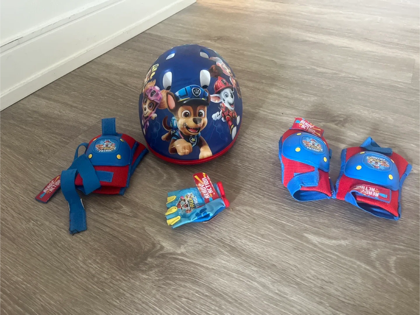 Movelo Rush 16" Kids Bike + Paw Patrol Helmet/Pads image indicator(4)