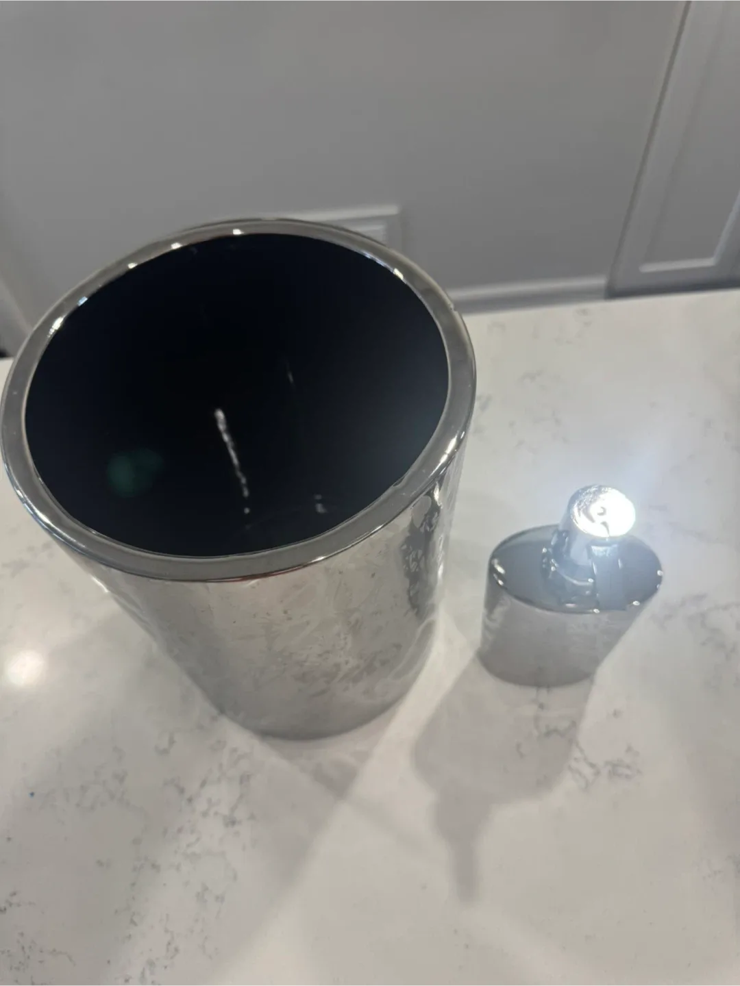 Silver Bathroom Set: Trash Can & Soap Dispenser image indicator(3)