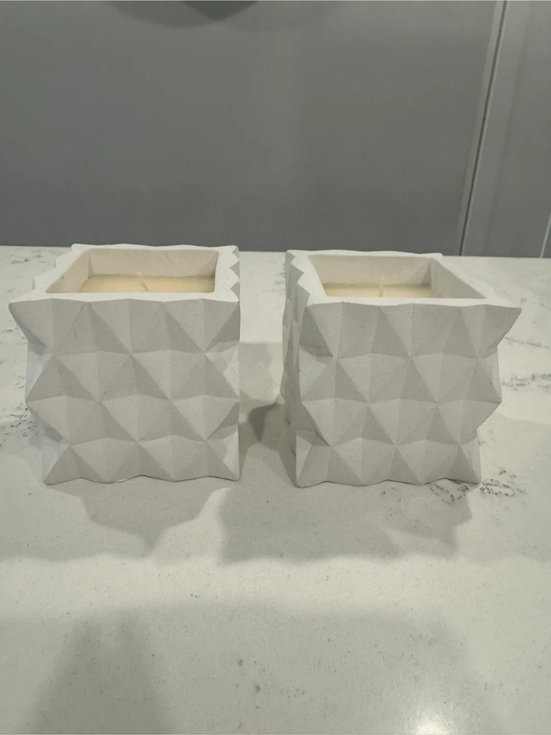 Set of 2 White Geometric Candles image indicator(4)