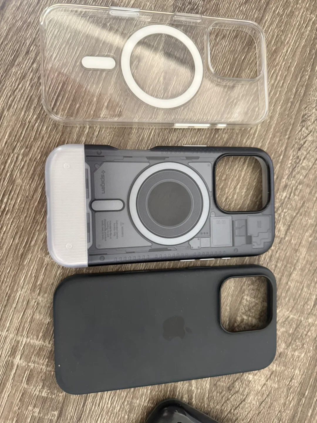 iPhone Cases: Spigen, Apple, Clear MagSafe image indicator(2)