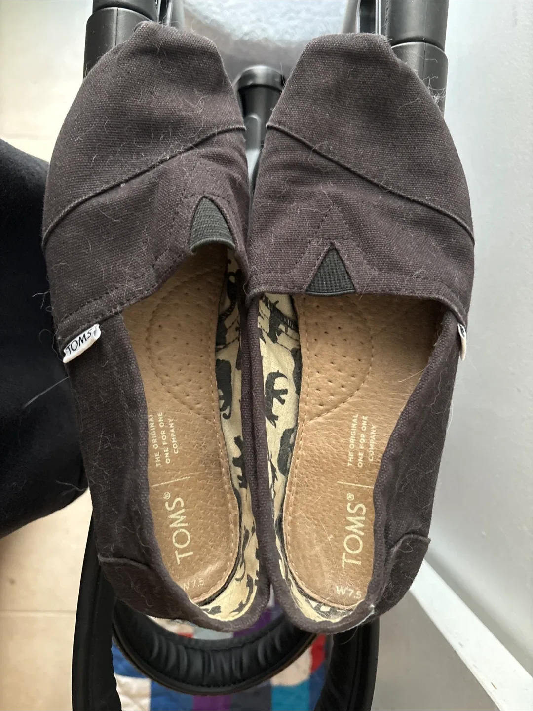 TOMS Women's Classics Black Size 7 image indicator(2)