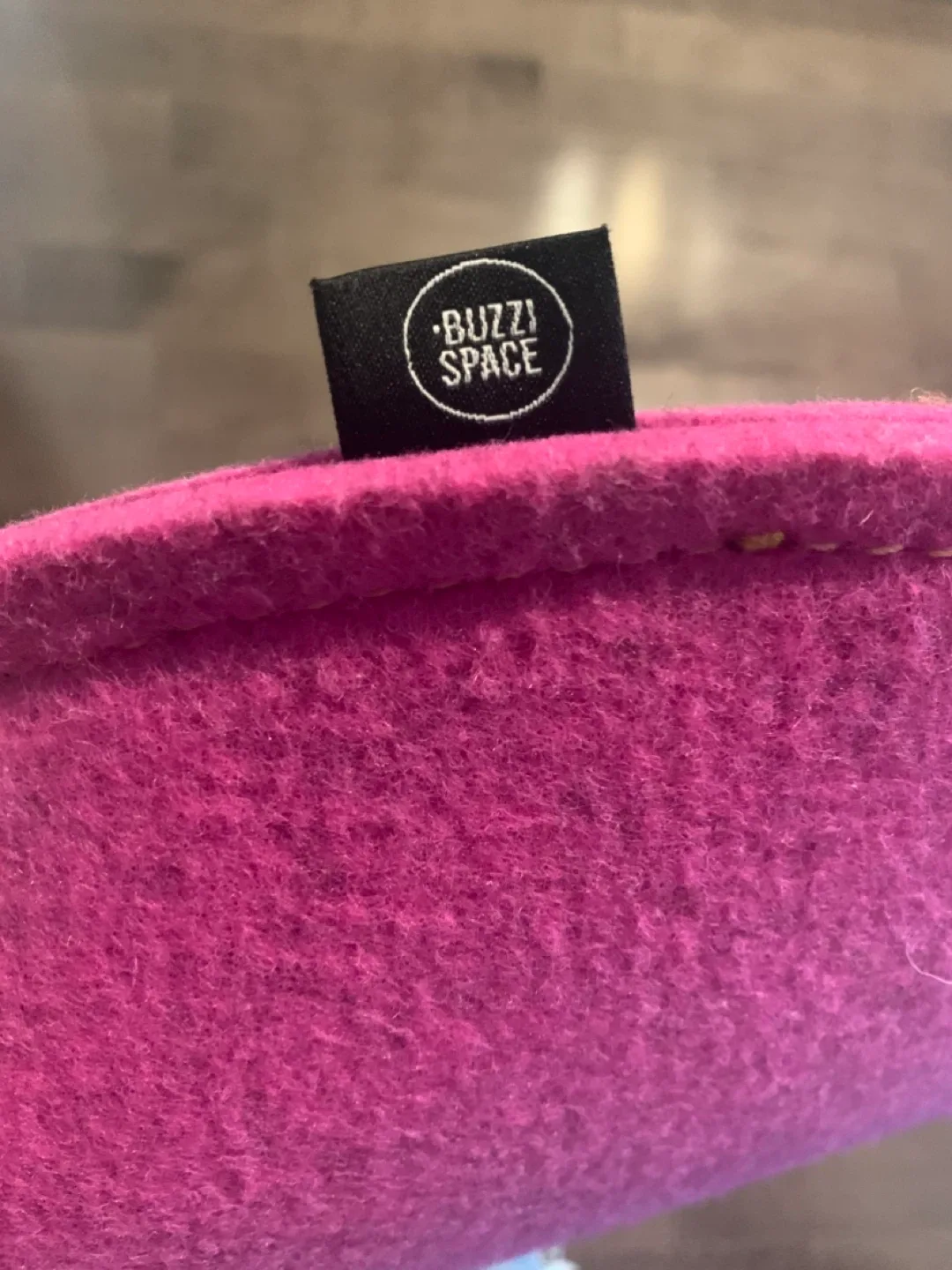 Buzzi Space Felt Bag - Pink image indicator(3)