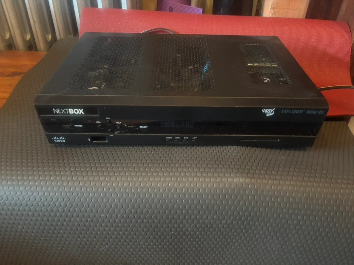 Cisco Nextbox Explorer 8642 HD Digital Box thumbnail