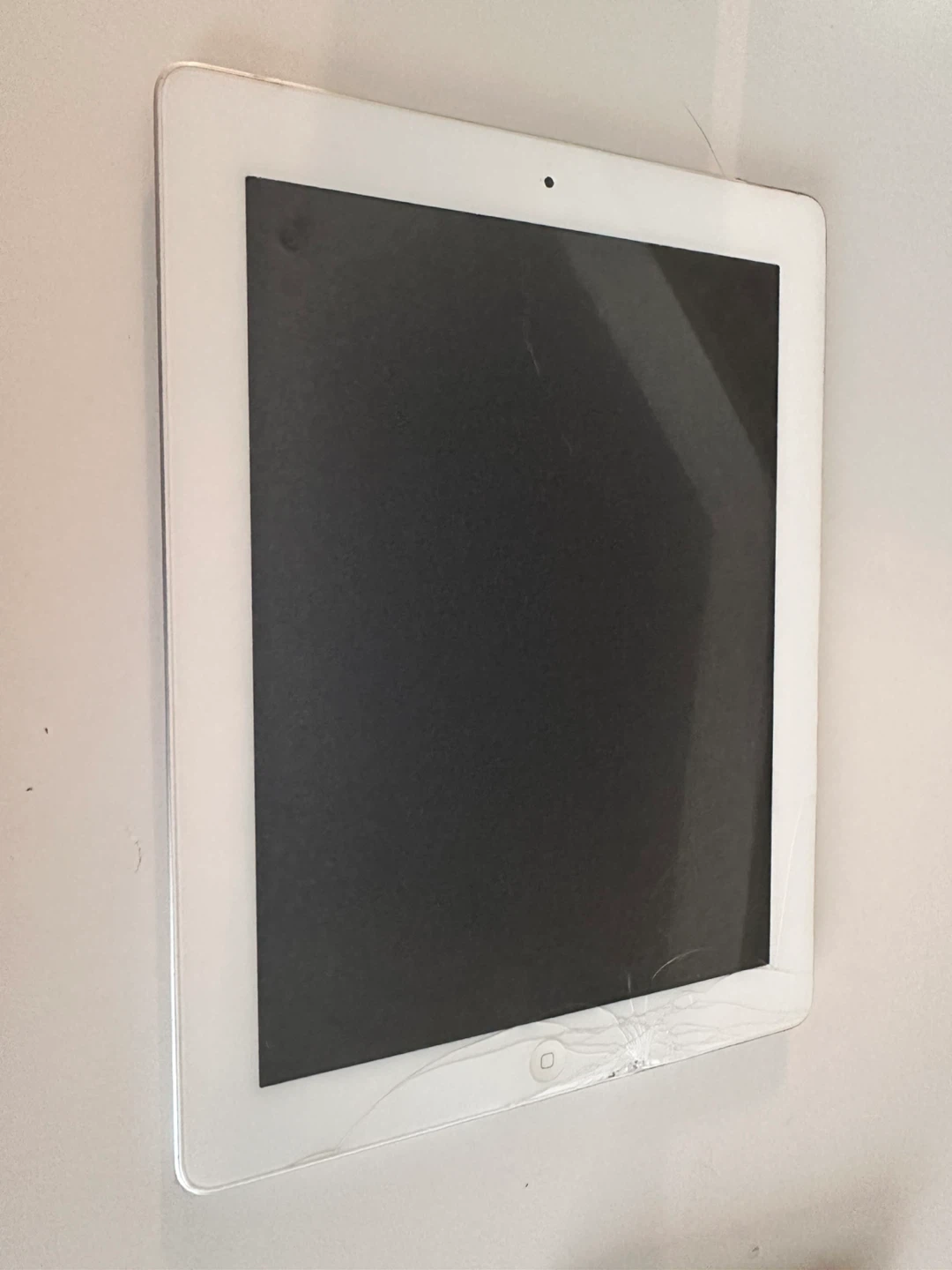 iPad - Cracked Screen