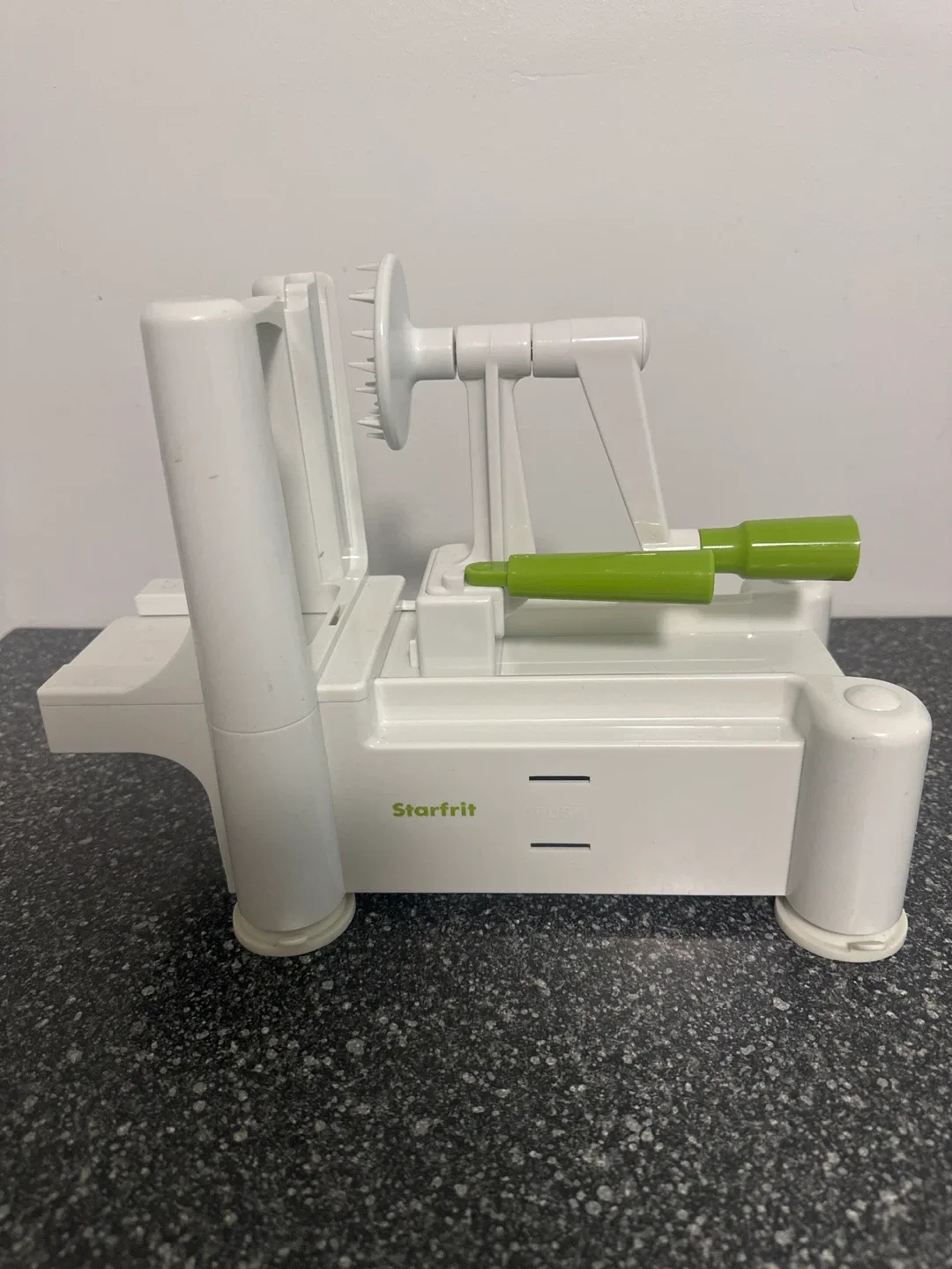 Starfrit Spiralizer with 4 Blades image indicator(3)