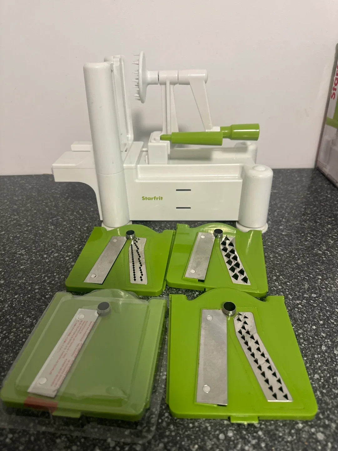 Starfrit Spiralizer with 4 Blades image indicator(2)
