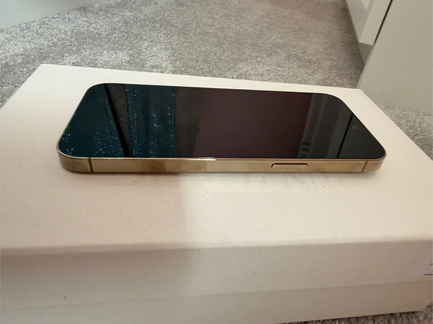 Apple iPhone 14 Pro Gold 512 GB image indicator(4)