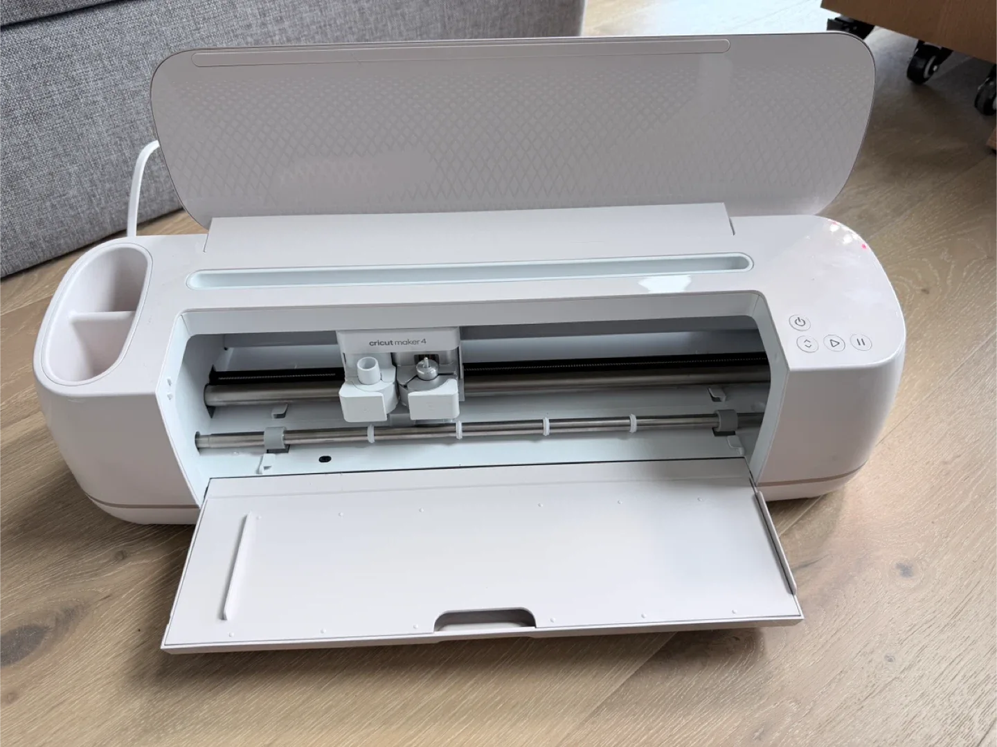 Cricut Maker 4 image indicator(2)