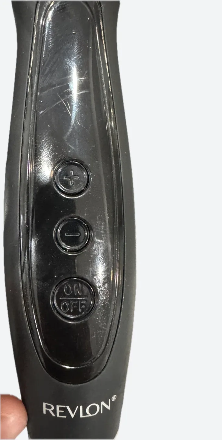 Revlon Straight and Shine Style Salon Brush image indicator(3)