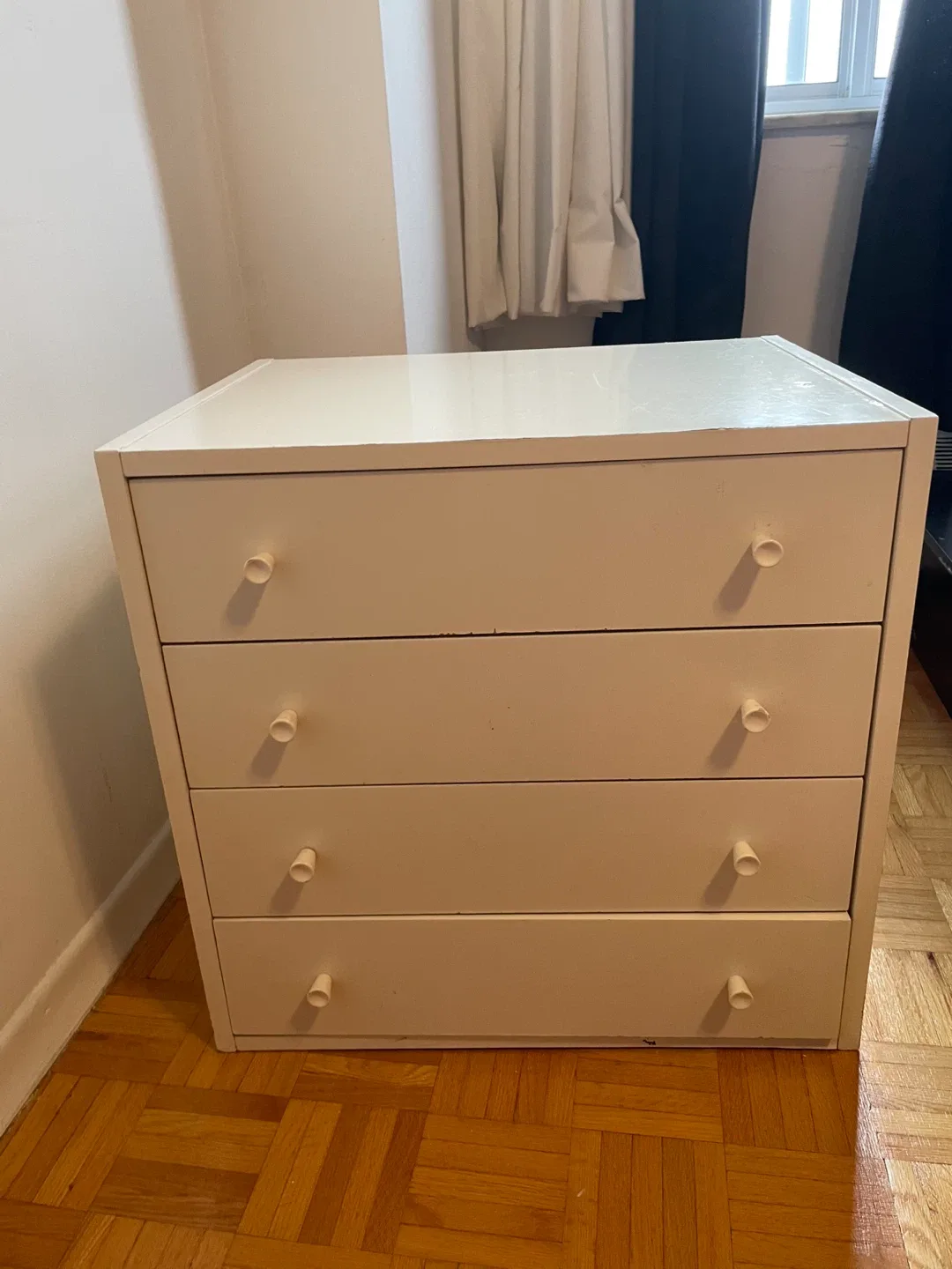 White 4-Drawer Dresser image indicator(2)