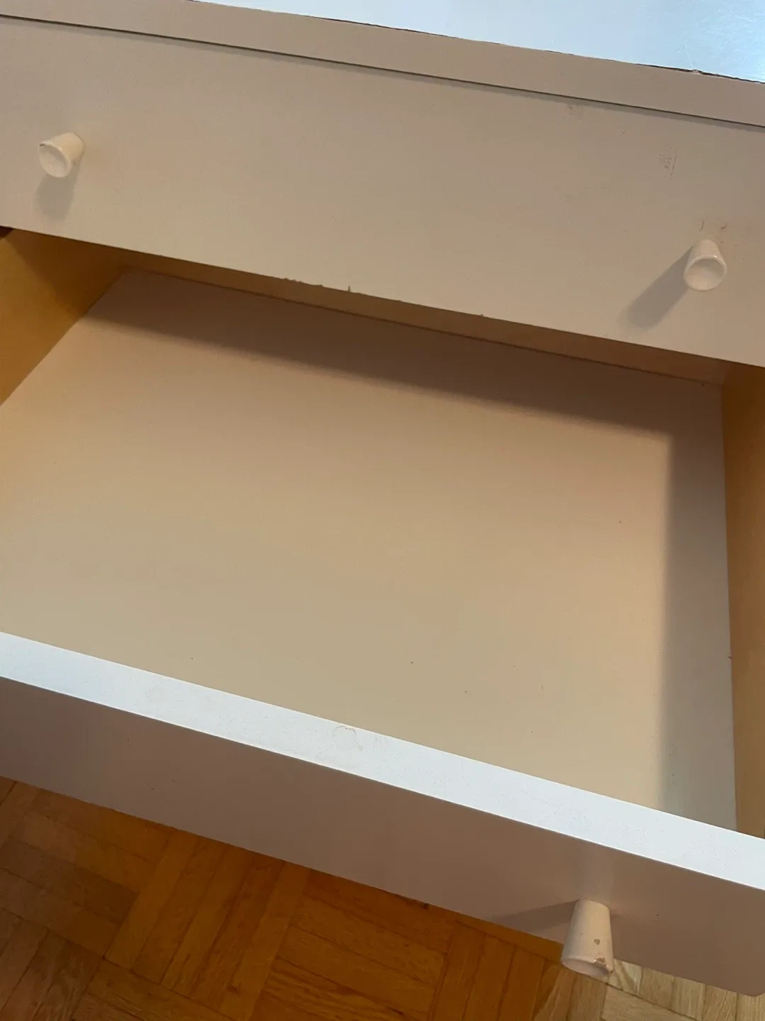White 4-Drawer Dresser image indicator(7)