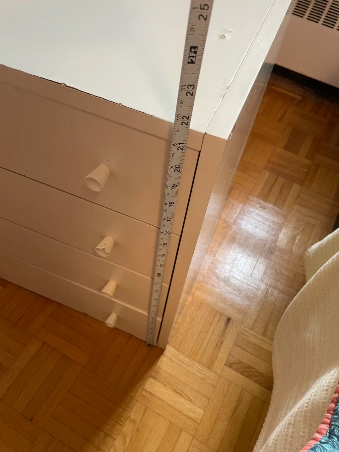 White 4-Drawer Dresser image indicator(8)