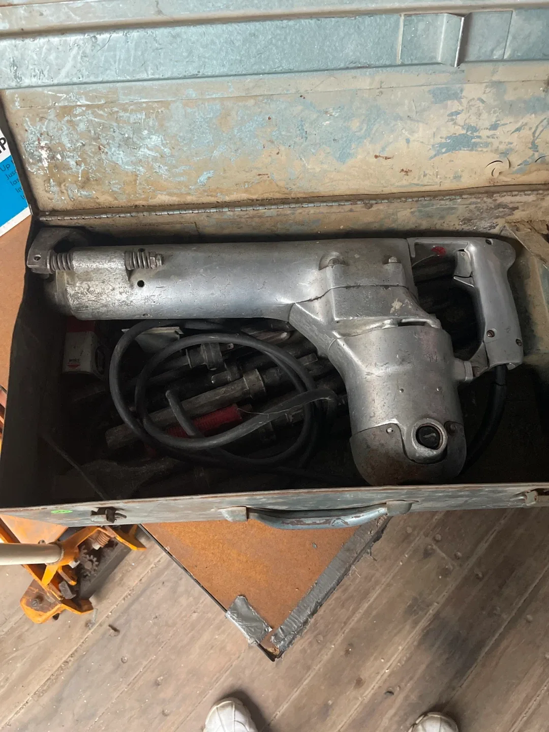 Black & Decker Electric Hammer in Metal Case image indicator(3)