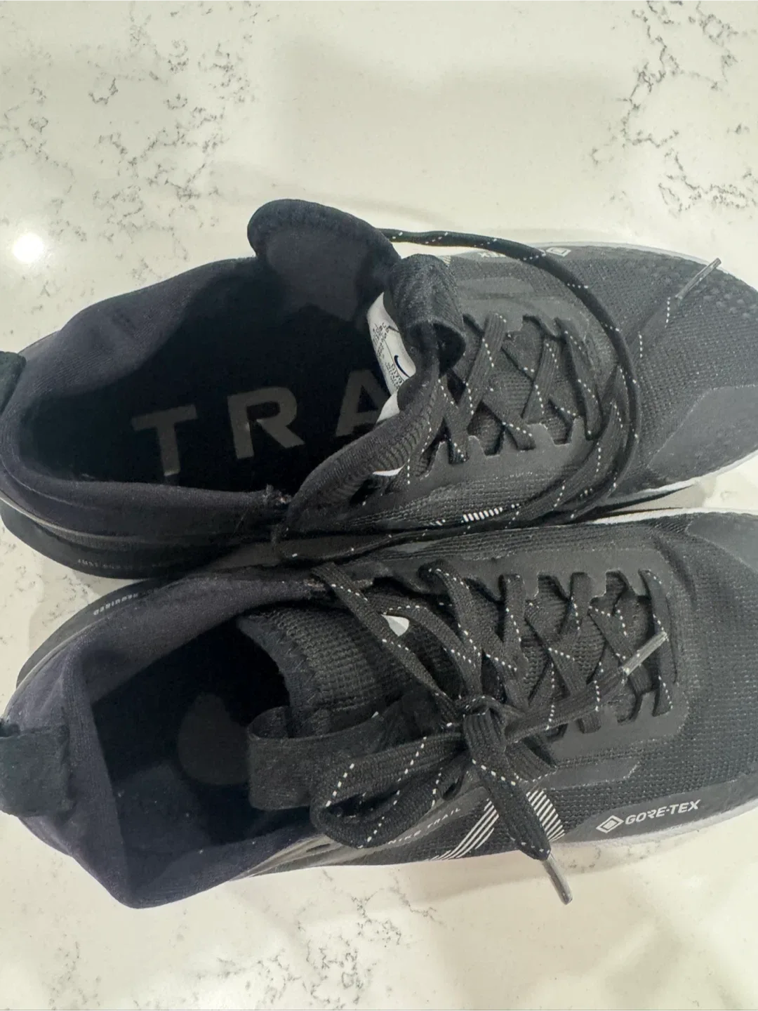 Woman’s Nike Trail Gore-Tex Running Shoes - US 8.5 image indicator(4)