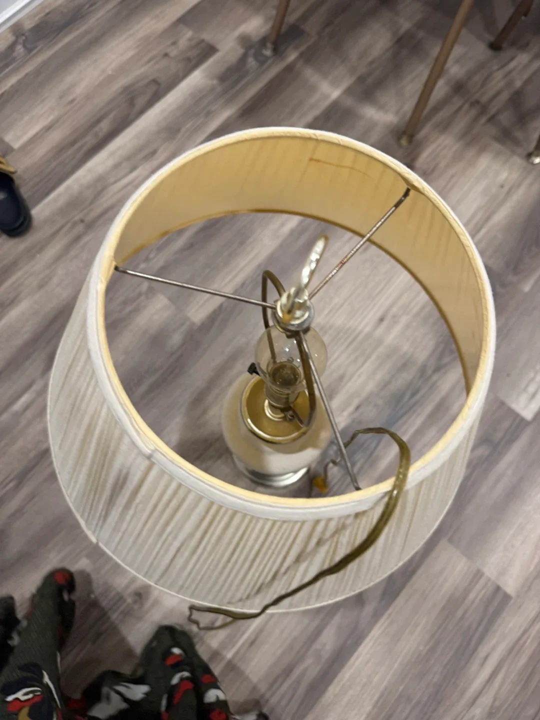 Vintage Floral Table Lamp image indicator(2)