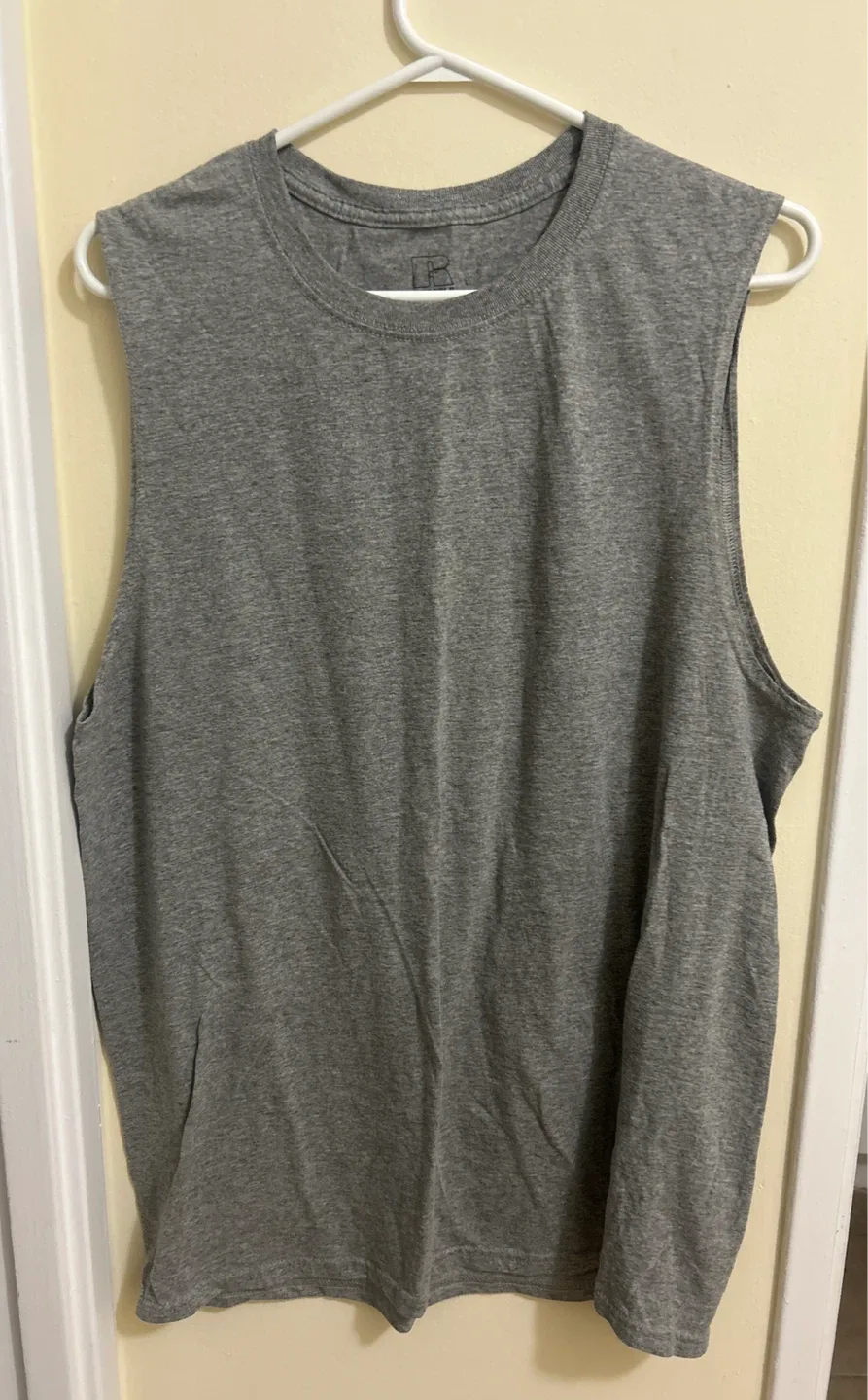 Russell Athletic Grey Sleeveless Shirt - Size L thumbnail