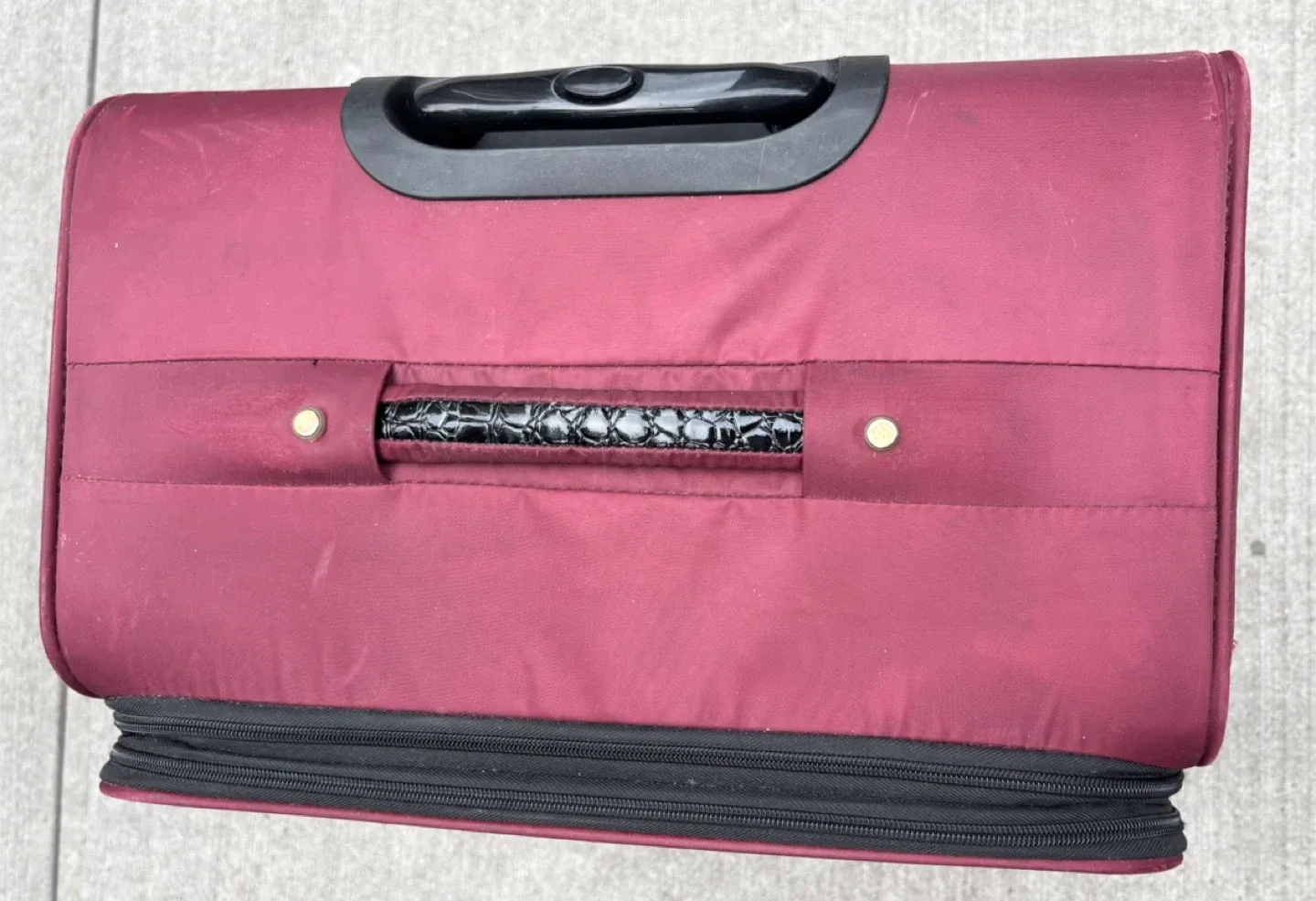 Samantha Burgundy Ultra Lightweight  Expandable Spinner luggage image indicator(6)