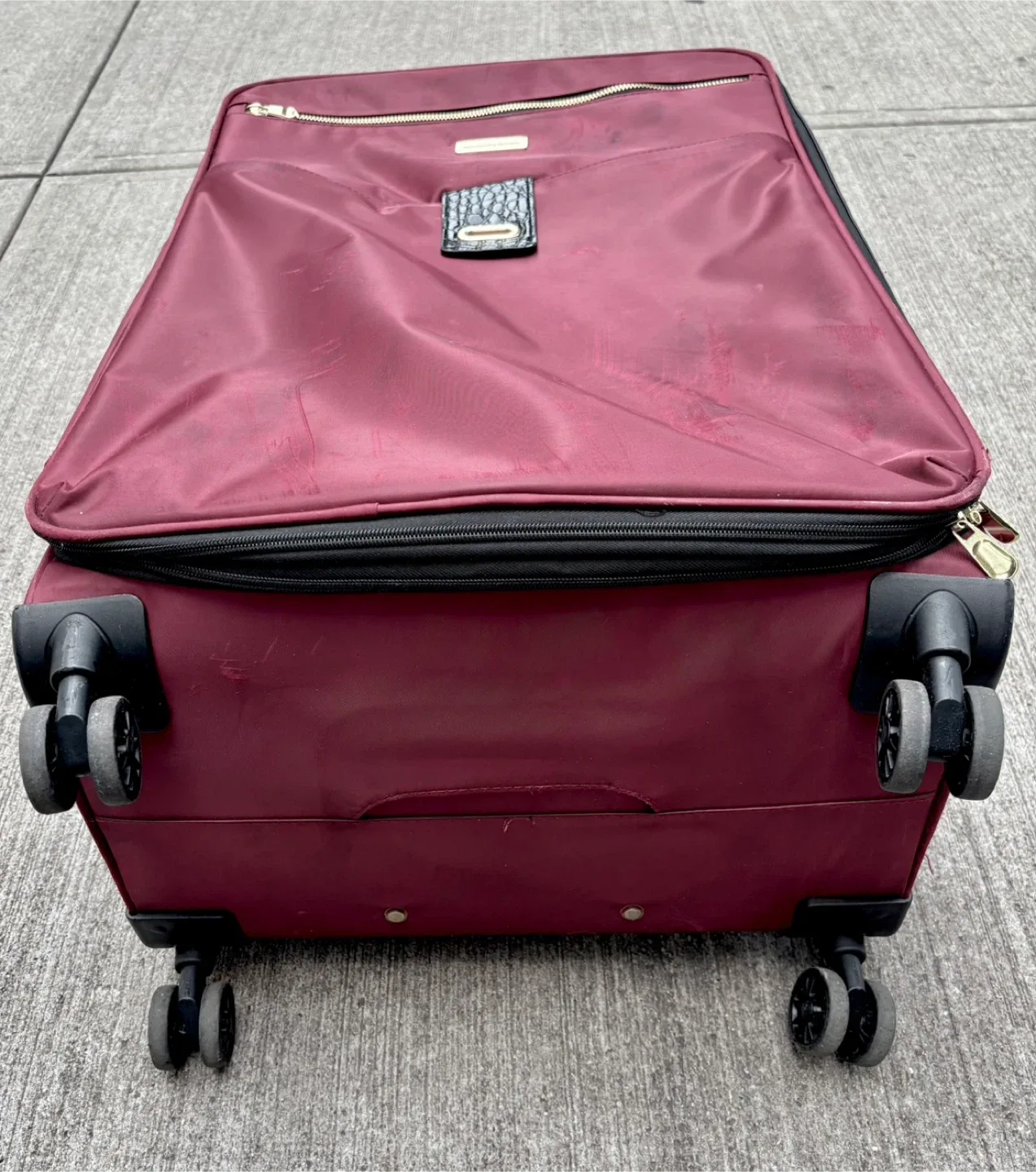 Samantha Burgundy Ultra Lightweight  Expandable Spinner luggage image indicator(7)