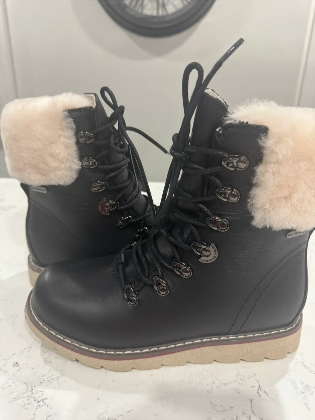 Royal Canadian Boots - Size 8 image indicator(2)