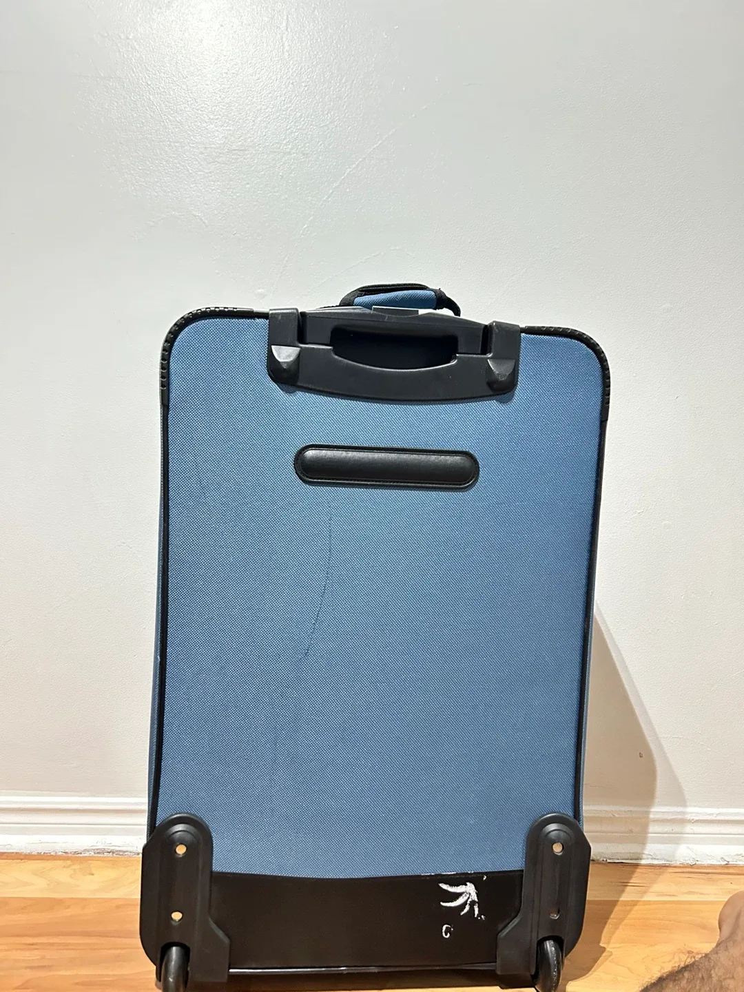 TRACKER Blue Rolling Suitcase image indicator(3)