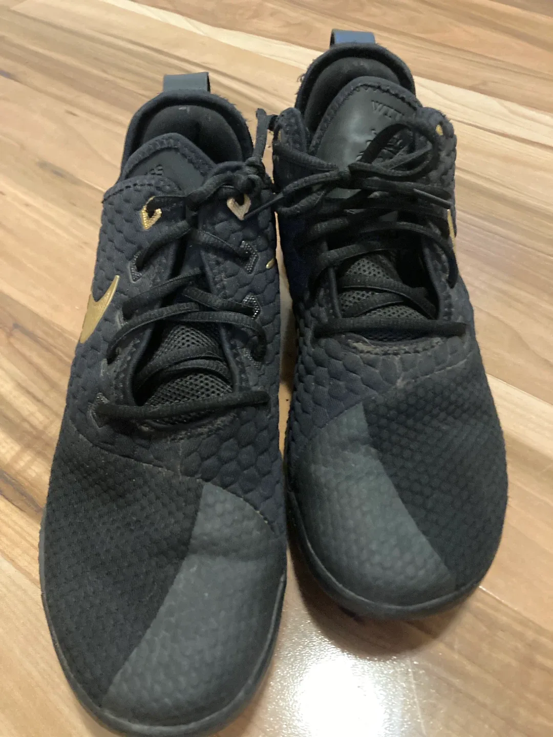 Nike LeBron Witness III Black/Gold Shoes Size 10 image indicator(4)