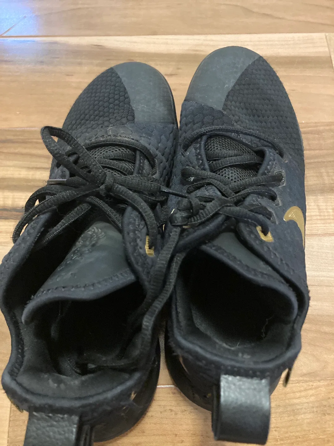 Nike LeBron Witness III Black/Gold Shoes Size 10 image indicator(3)