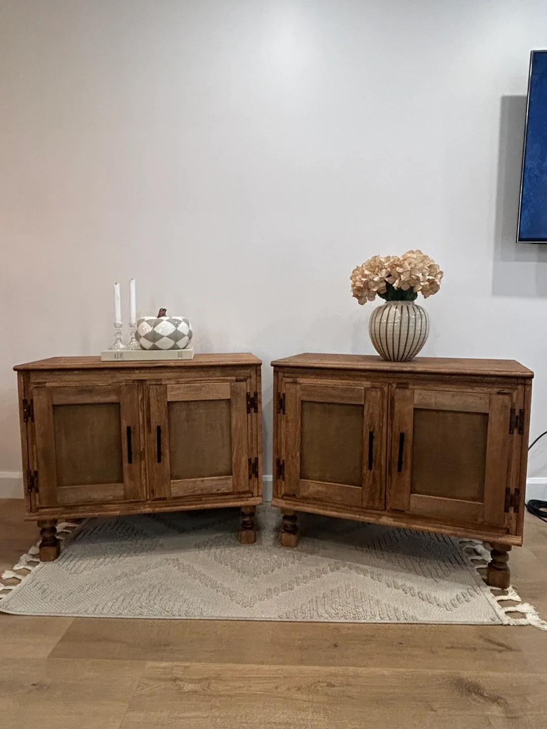 Rustic Wood Cabinets image indicator(4)