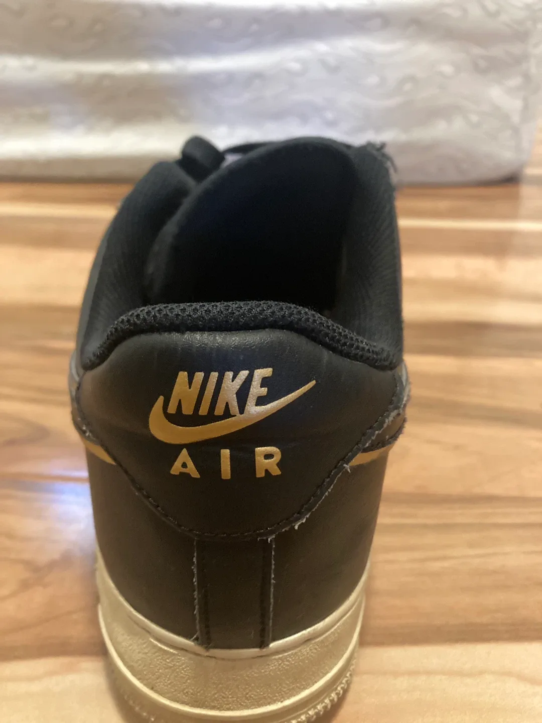 Nike Air Force 1 Black & Gold Size 12 image indicator(5)
