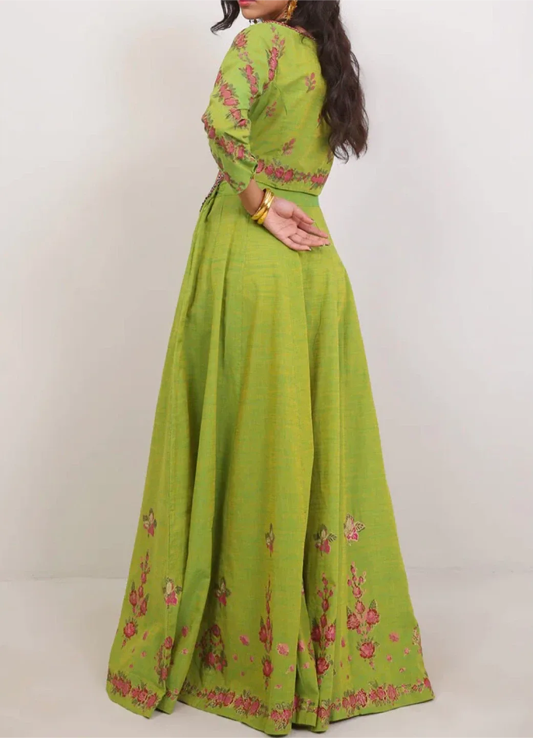 Lehnga choli set new image indicator(4)