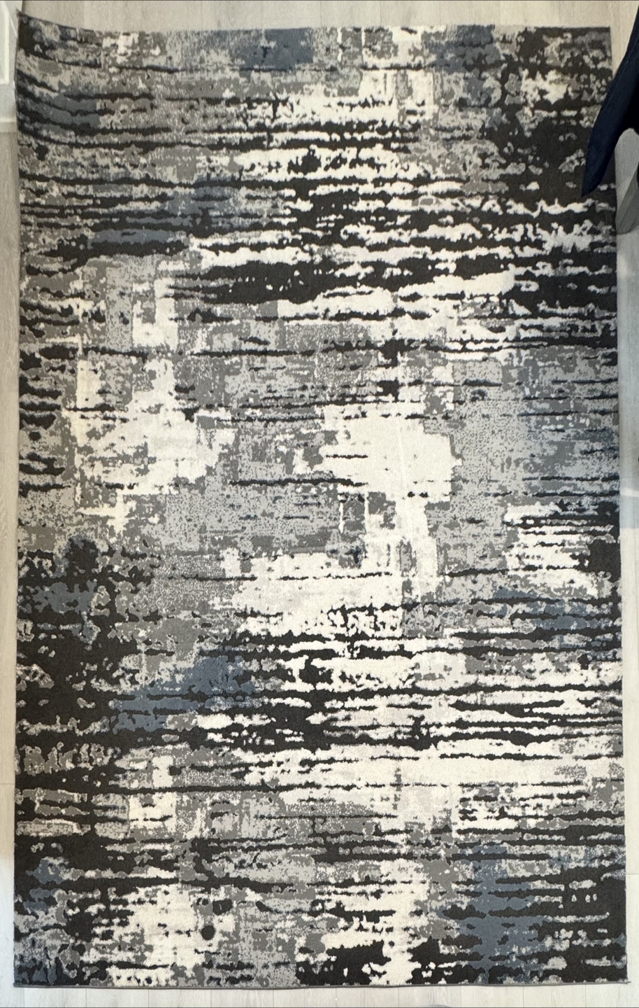 Abstract Patterned Area Rug - 7X10
