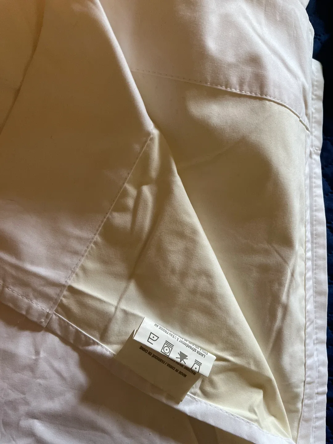 8  PC insulated white drapes. Keeps sun and cold out image indicator(3)