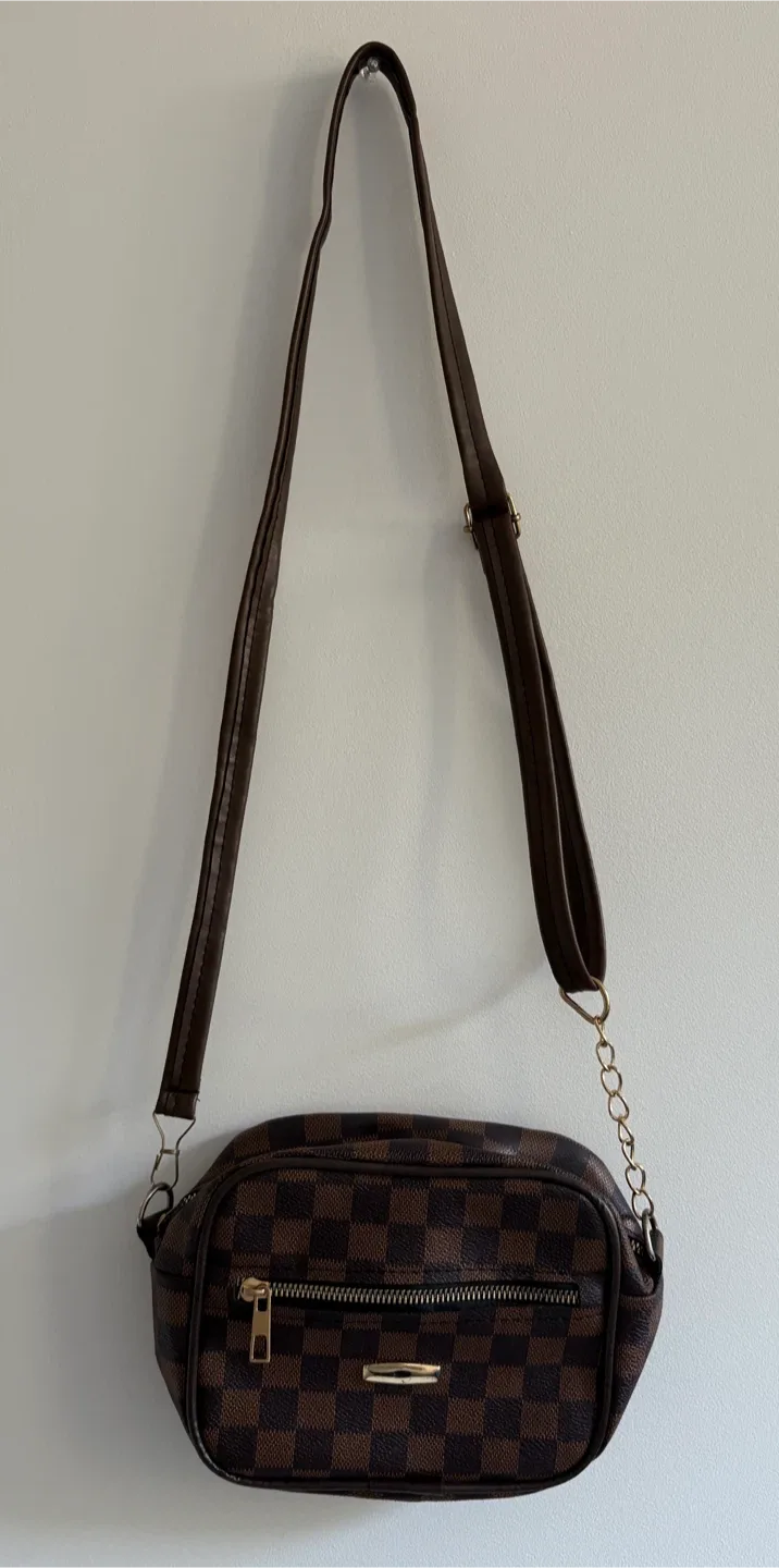 Brown Checkered Shoulder Bag image indicator(4)