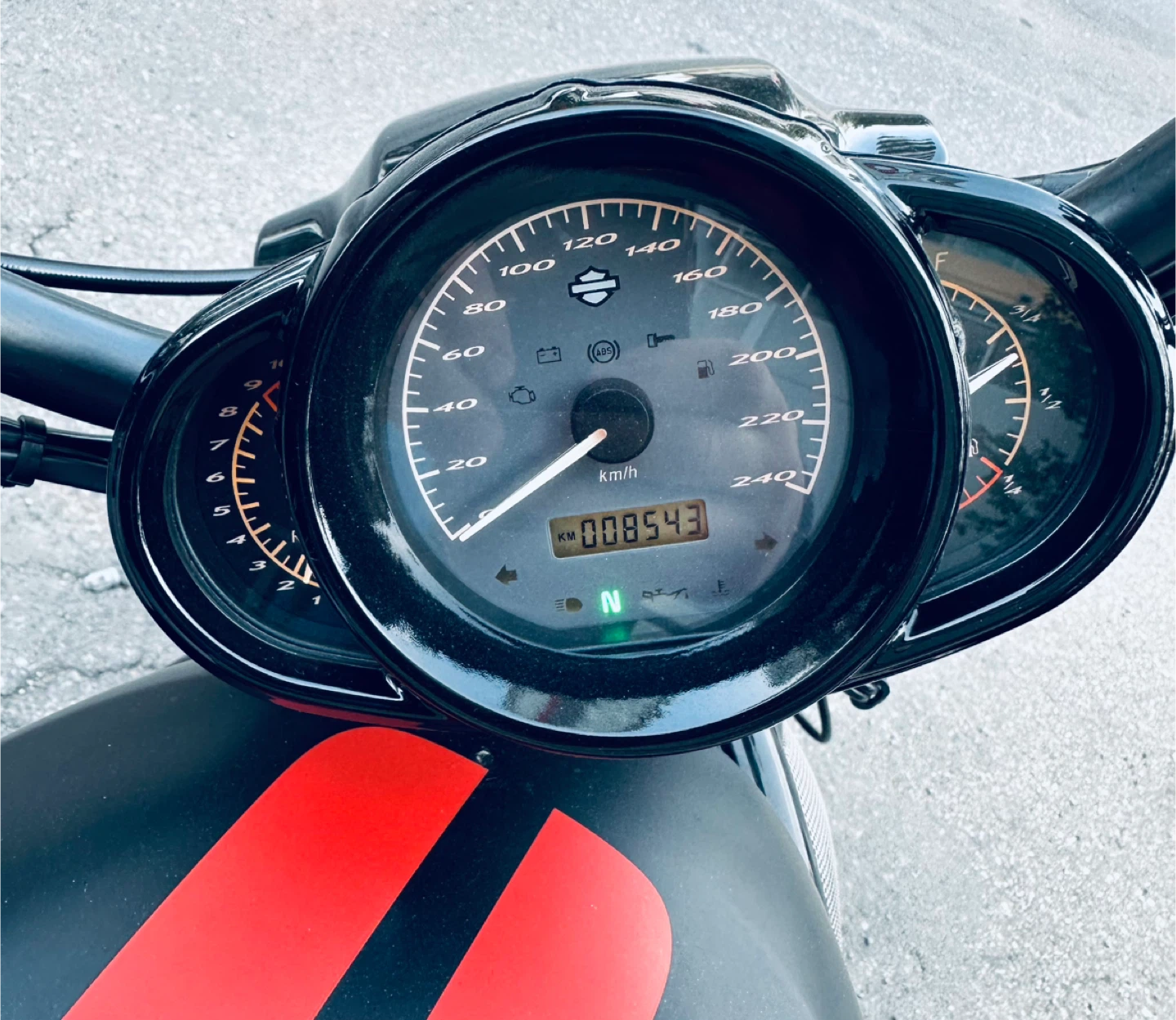 Harley-Davidson V-Rod Motorcycle - photo 3